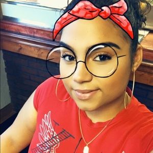 Meet your Posher, Alessandra